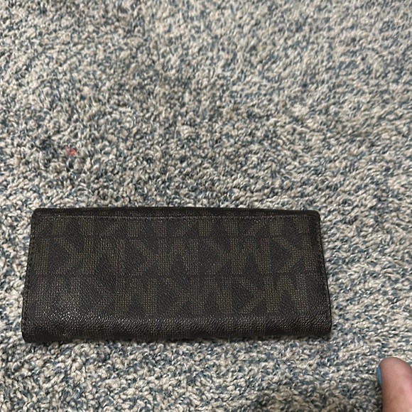 Michael Kors Wallet - Picture 2 of 3